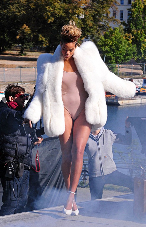 Rihanna Camel Toe Rated R Album Shoot Posted 23